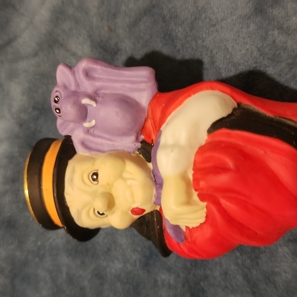 Brinn's Vampire Dracula Candleholder - Picture 2 of 5